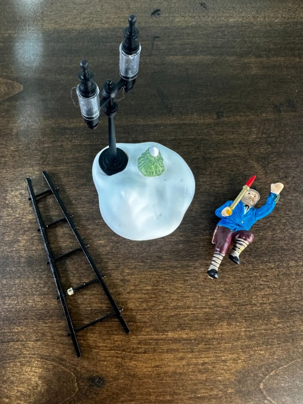 Dept 56 "Lamplighter with Lamp" 55778 - Heritage/Dickens Village - Retired